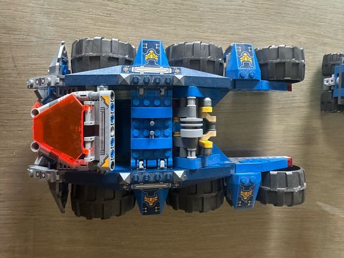 lego nexo knights Axl's tower carrier