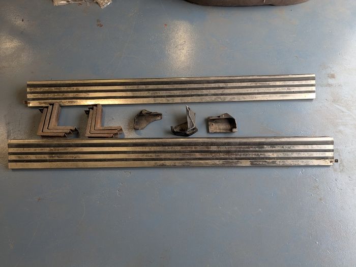 W463 G Wagon LWB side steps.