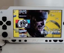 PSP 1004 White Modded 2 Batteries Original OSTENT new 64gb original charger