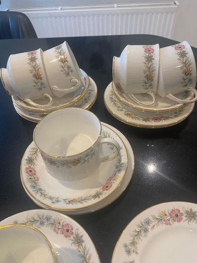 Royal Albert Belinda 18 piece tea set