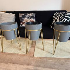flower pots with stands