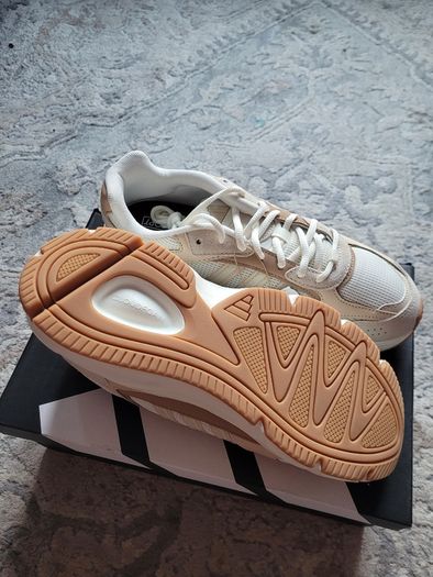 Adidas trainers UK7