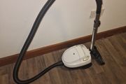 ARGOS  BAGGED vacuum cleaner 1000W