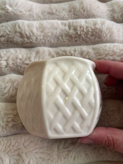Vintage Belleek Country Trellis Lily Votive Candle Holder / Ring Dish - 9th Blue Mark 1997-99