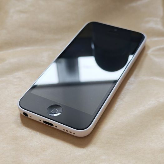 Apple iPhone 5c - 8GB - White - 3 Network - Activation Locked (For Parts / Repair)