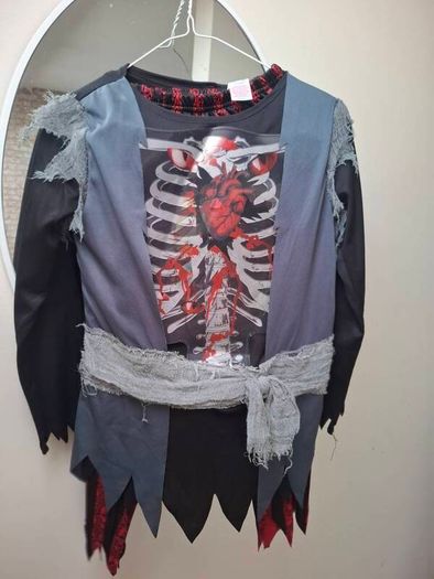 Pirate costume Halloween