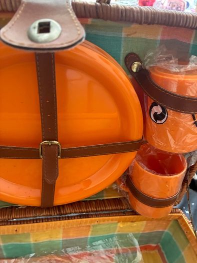 Unused picnic basket