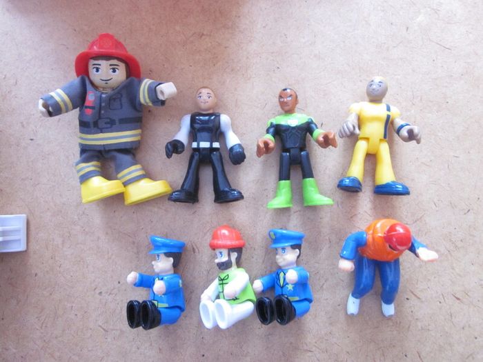 Fisher Price Fire Station,Brigade and Figures