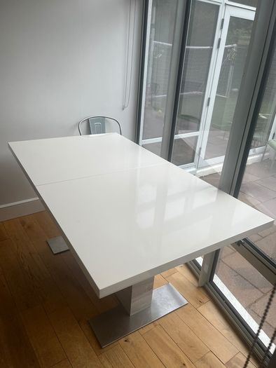 Dining table white gloss