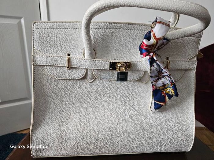 hand bag