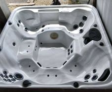 6 Seater Hot Tub