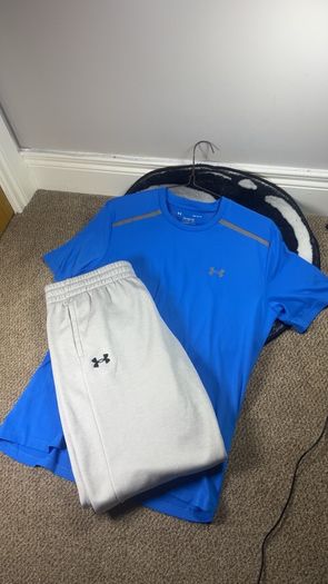 Under Armour 2 Piece Tech Set