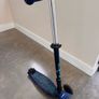 Maxi Micro DELUXE LED Scooter: Image 2