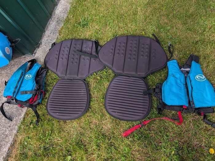 Islander Paradise II Tandem Kayak + Extras (Paddle