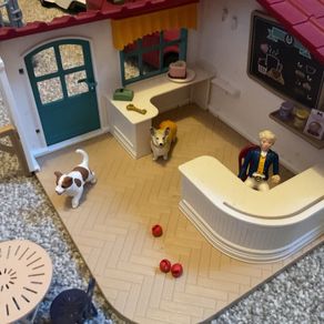 Schleich coffee shop