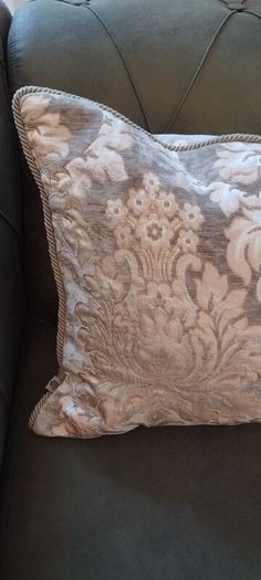 Paul Costelloe cushions 40x60cm brand new