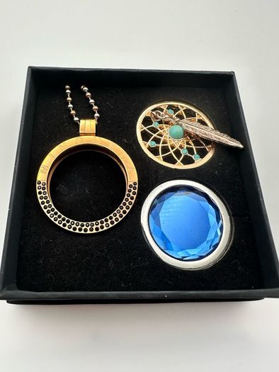 Mi Moneda Type Necklaces
