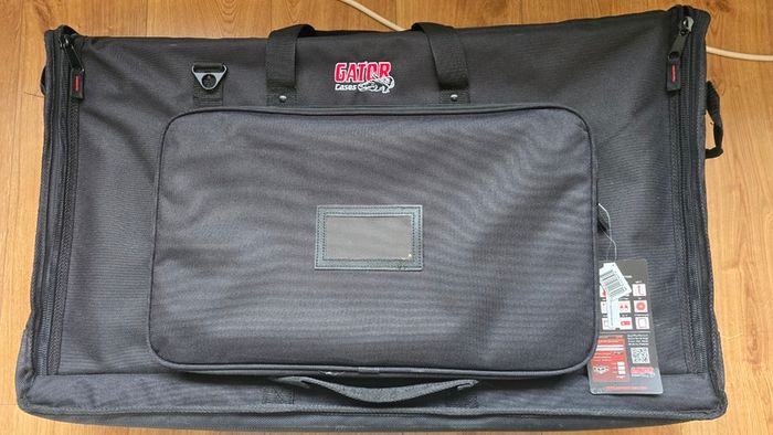 Gator G-LCD-TOTE-MD Padded Transport Bag for 27"-32" Monitors