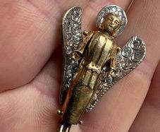 vintage 9ct Angel pendant with dimonds (9.65g)