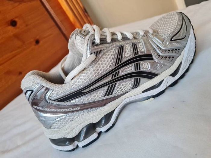Asics gel kayano 14 grey/silver Size 4 eu 37.5 in excellent condition