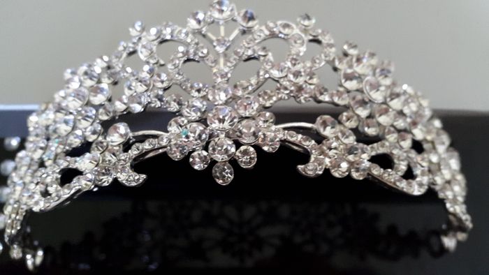 Bride's Designer Crystal Head Piece
