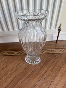 Newbridge Large Elegant 17.5" Wave Design Glass Vase as New