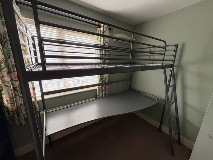 Bed / Desk combo for Free