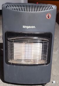 gas heater and gas bottle