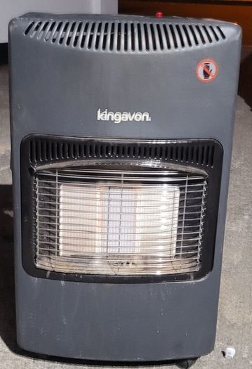 gas heater and gas bottle