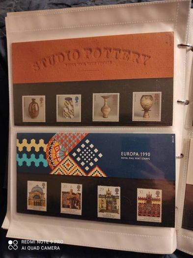 Stamp album UK's Presentation packs x 100