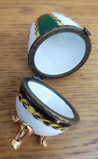 Vintage Porcelain Egg Hinged Trinket Box 3 Gold Legs Floral