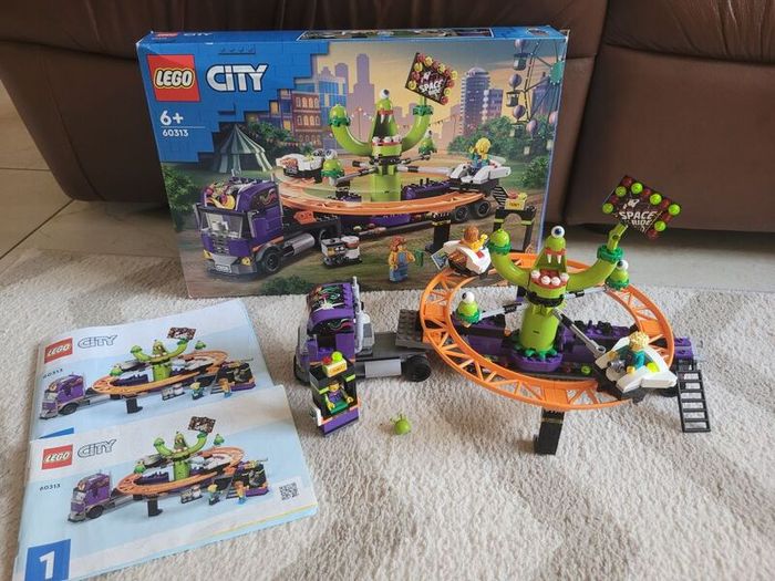 Original Lego City 60313 Space Ride Amusement Truck