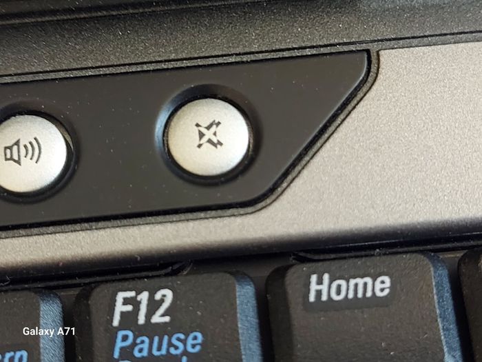 DELL LATITUDE D410, (Vintage), .5GB Ram, 40GB HDD, Original Windows XP, Excellent Battery and in super cosmetic condition,