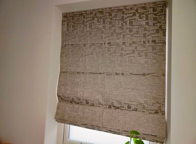 Roman blind in excellent condition
