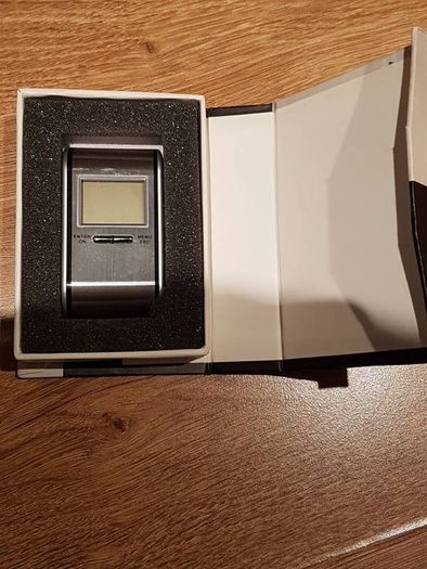 SIM Card Backup Device / Stores 250 numbers (006)