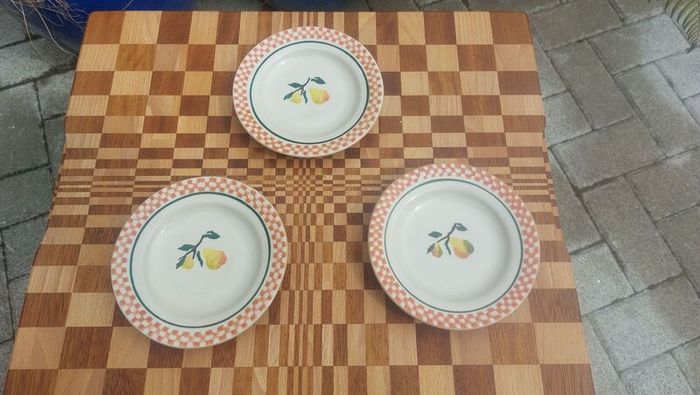 Three Vintage Nicholas Mosse Tiny Plates in the Fabulous but Discontinued Pear Pattern