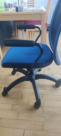 Desk chair