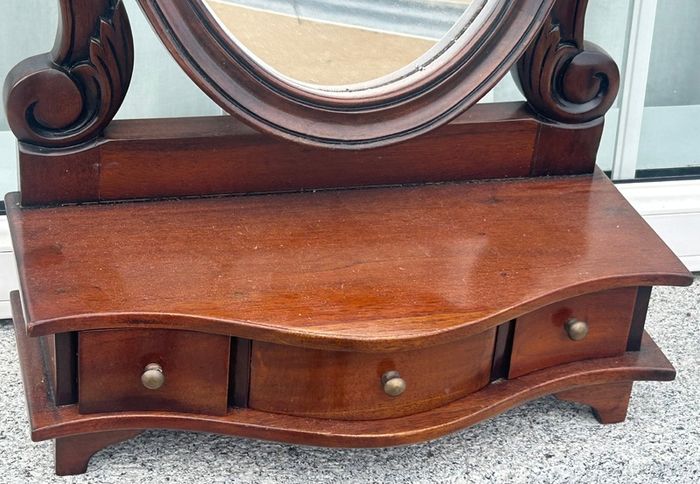 Antique style dressing table mirror