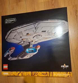 LEGO Icons 10356 Star Trek: U.S.S. Enterprise NCC-1701-D