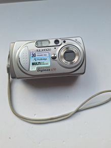 Samsung Digimax 430 digital camera.