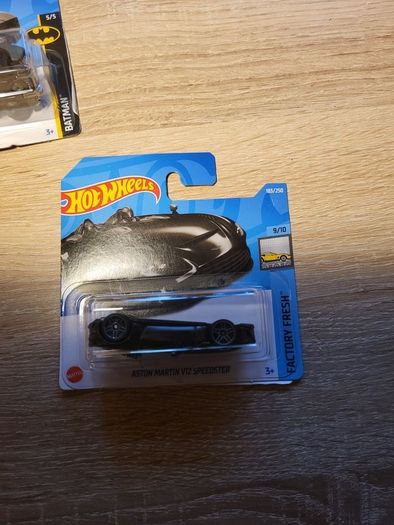 hot wheels aston martin v12 error in packaging