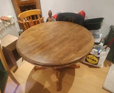 Round Dining Table + 6 chairs