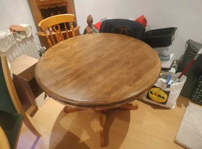 Round Dining Table + 6 chairs