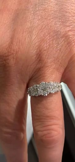Beautiful 5 stone diamond dress ring in 18ct white gold