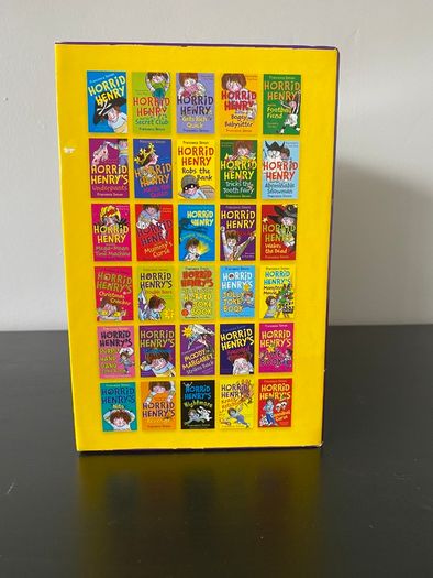 Horrid Henry's Loathsome Library Collection 30 books Francesa Simon