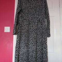 Boohoo Black & White Dress Size 18 Perfect