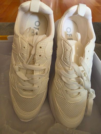 new white chunky sole trainers