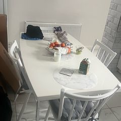 Modern White Dinning Table and Chairs