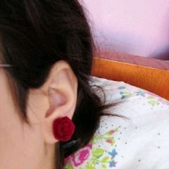Clip on red rose earrings