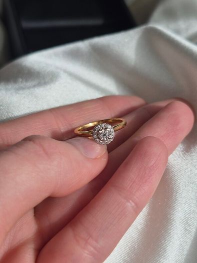 0.50ct Diamond Cluster Engagement Ring 18ct Gold Size K Hallmarked